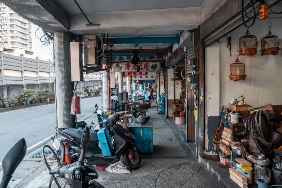 Đánh bóng và phủ wax
